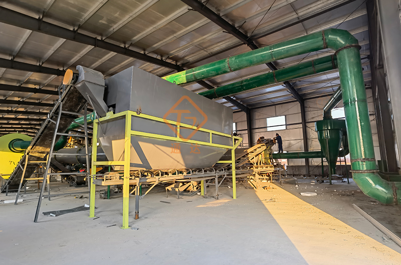 滾筒篩分機(jī).jpg 滾筒篩分機(jī).jpg