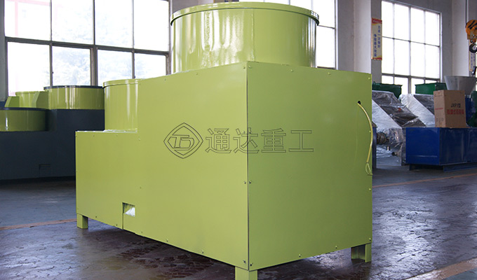 小型有機(jī)肥造粒拋圓一體機(jī)設(shè)備